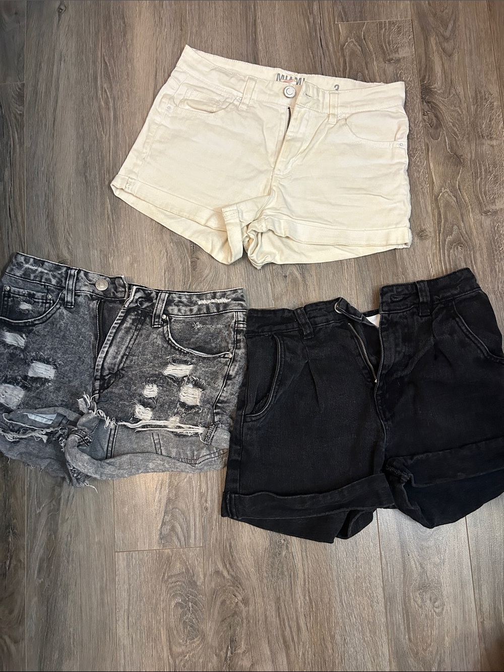 Women’s High-Rise Cream, Black & Washed Gray Denim Shorts - Multi-Pack